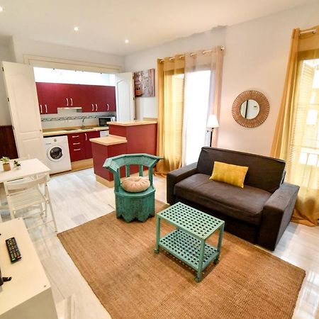 New! City Centre Apartment Севілья Екстер'єр фото