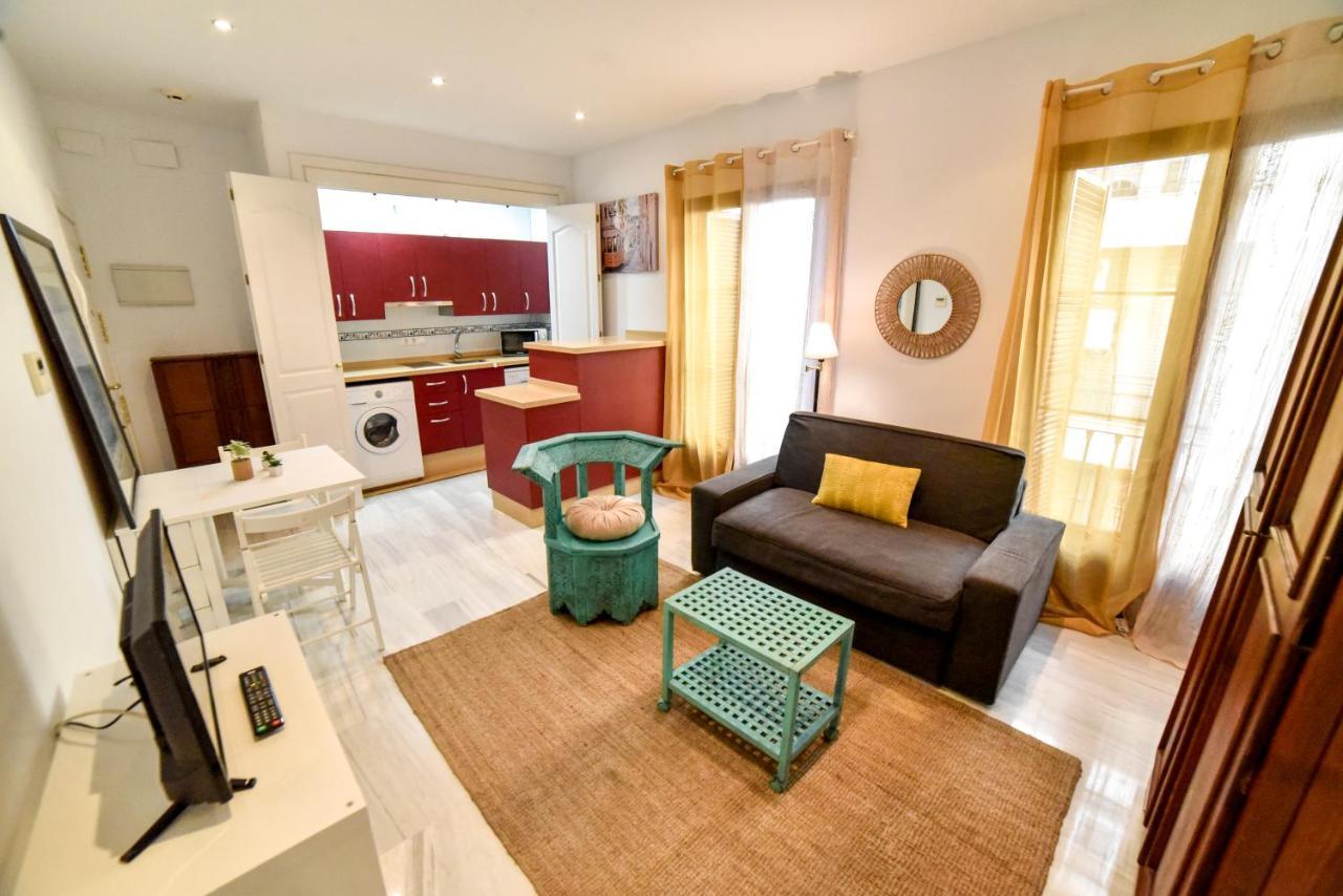 New! City Centre Apartment Севілья Екстер'єр фото
