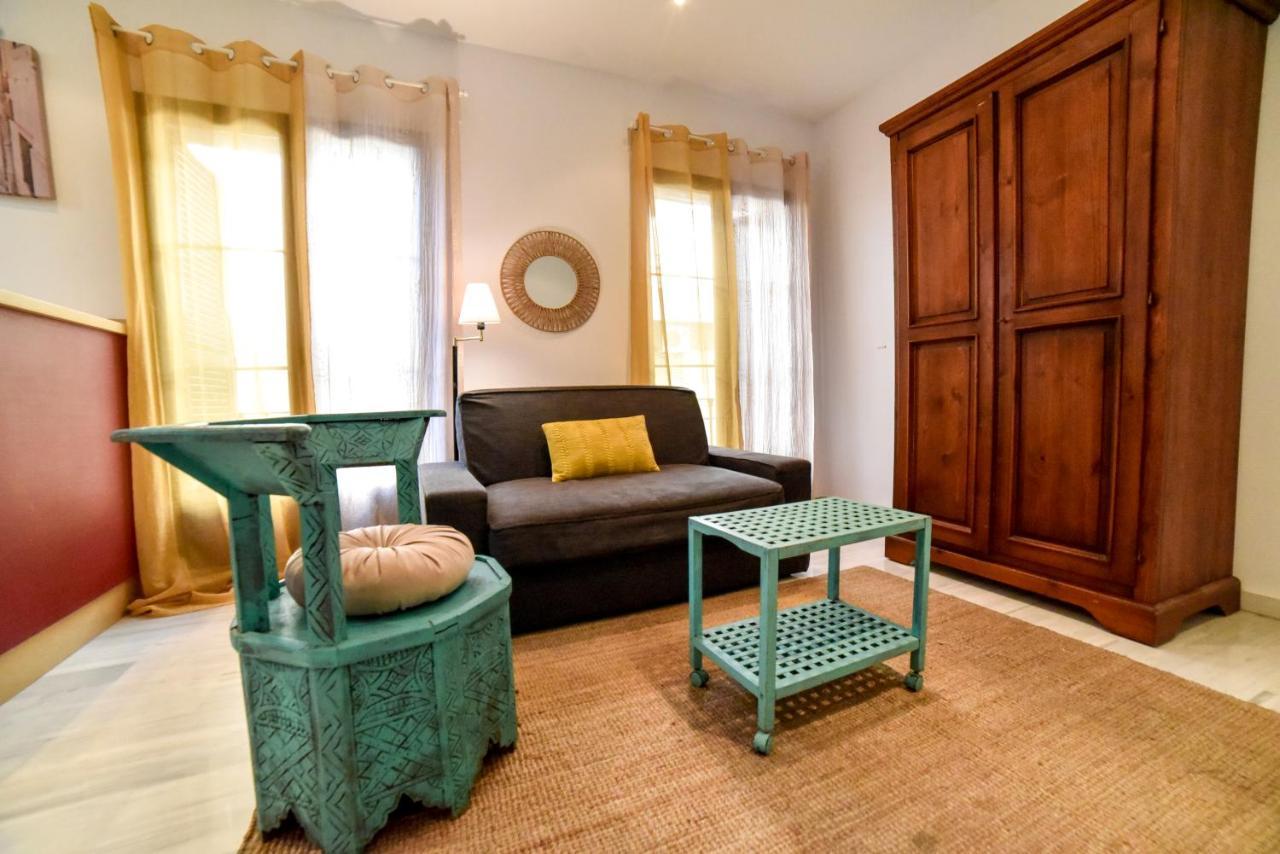 New! City Centre Apartment Севілья Екстер'єр фото